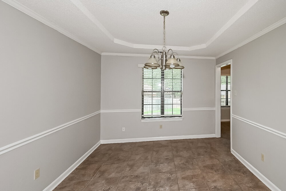 Building Photo - 6594 Pine Top Cir N