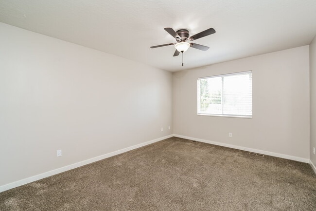 Building Photo - 2619 W 4650 S