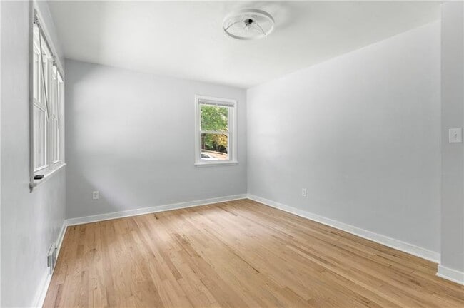 Building Photo - 4030 Circle Dr