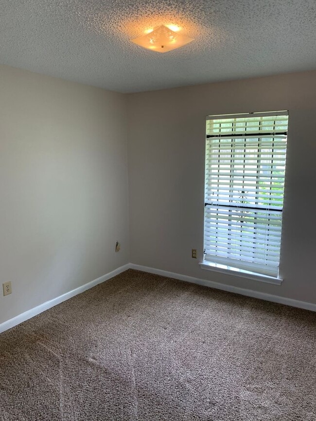 Building Photo - Magellan Neighborhood