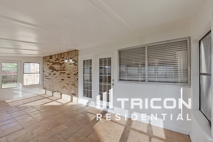 Building Photo - 4848 Alta Oaks Ln