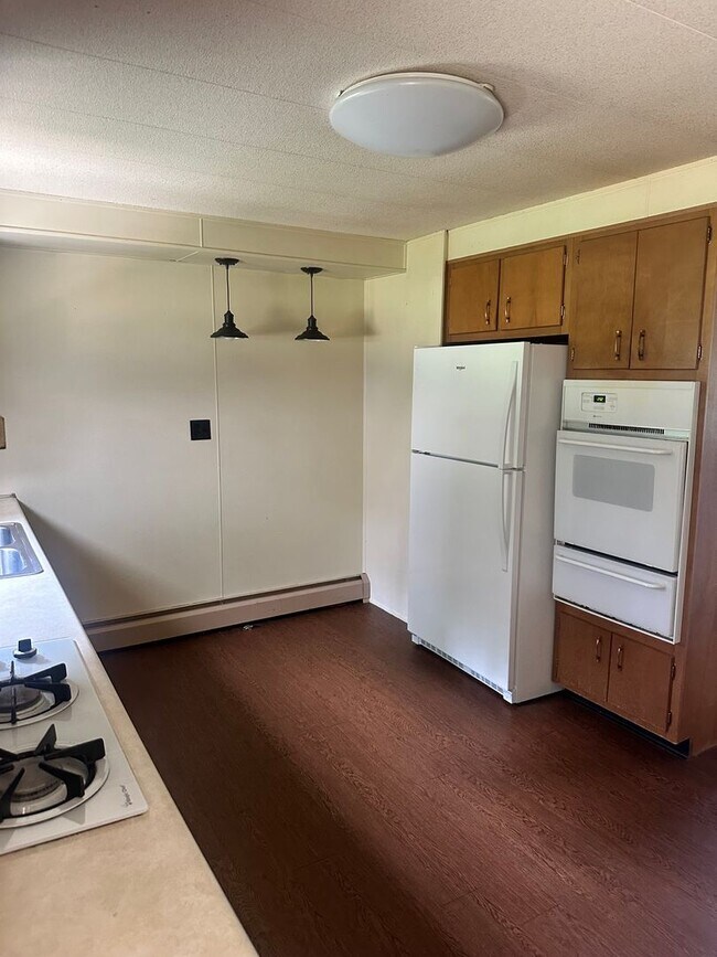 Building Photo - 3 Bed / 1.5 Bath Single-Family Home – Near Shippensburg Borough
