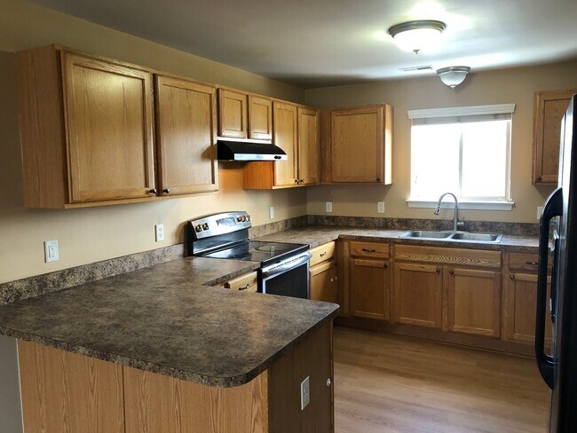 Building Photo - 1112 Fountain View Cir