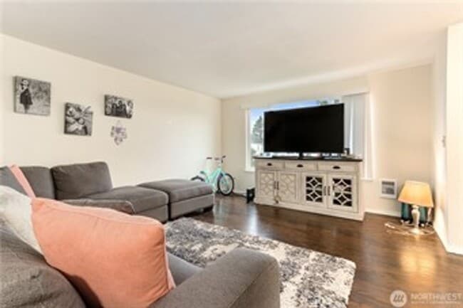 Building Photo - McKinley Duplex