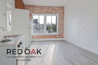 Building Photo - 1243 S Mariposa Ave