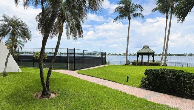 Building Photo - 5200 N Flagler Dr