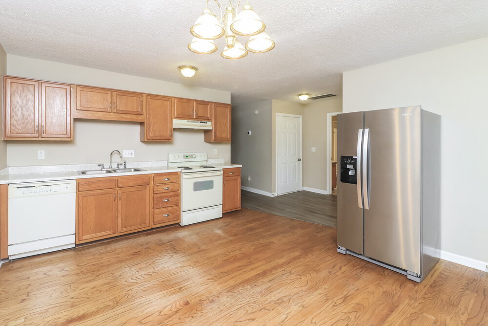 Building Photo - 3695 Longview Dr