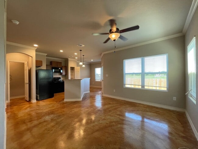 Building Photo - Townhome for rent