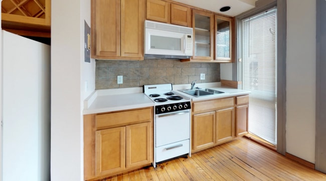 Building Photo - 10 Langdon St