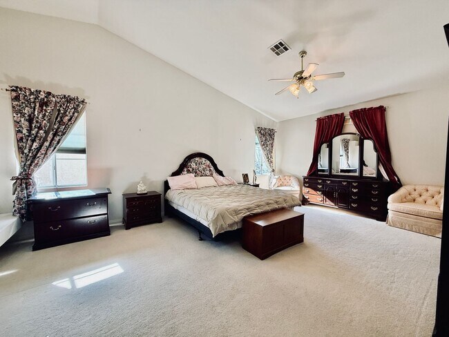 Building Photo - Partially furnished-Lovely 5 bedroom, 3 bath home in Legacy Master Series Community! $500 off fir...