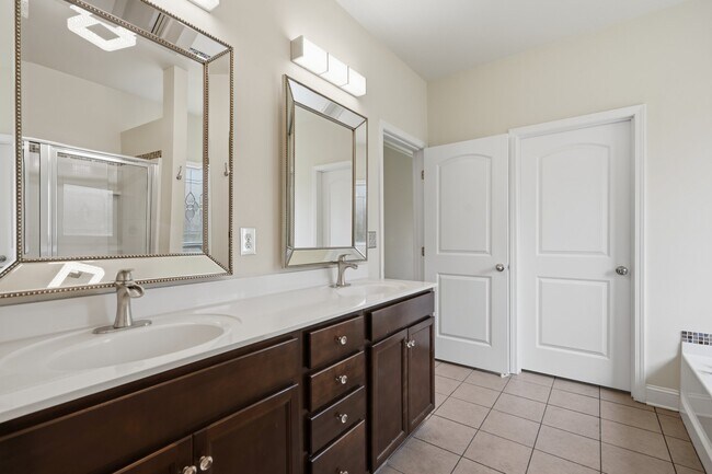 Building Photo - 3011 Magnolia Leaf Cir