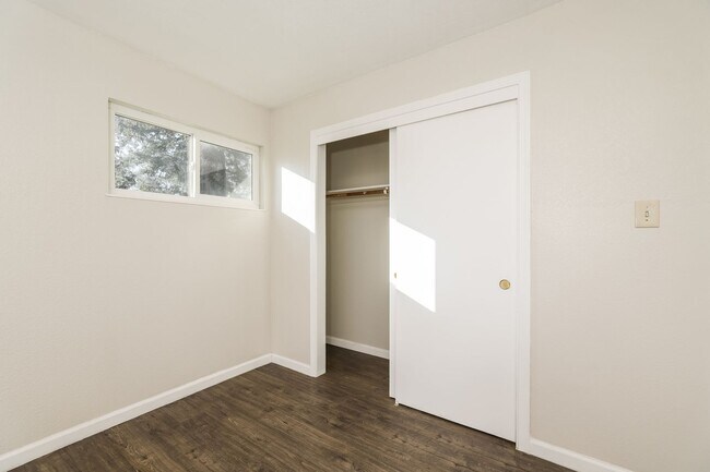 Building Photo - PURE Property Management Presents: 3 Bedroom 2 Bath in Santa Rosa!