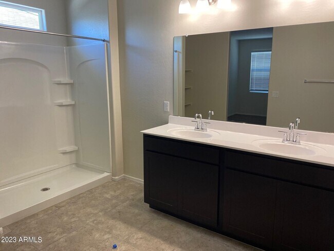 Building Photo - 1070 W Falls Canyon Dr