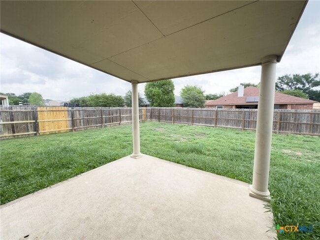 Building Photo - 308 Oak Ridge Dr