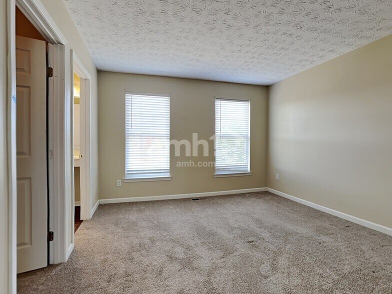 Building Photo - 5433 Fairford Ct