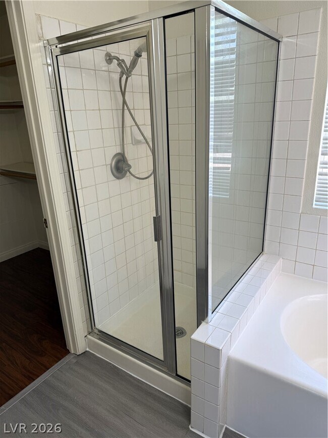 Building Photo - 10116 Desert Wind Dr