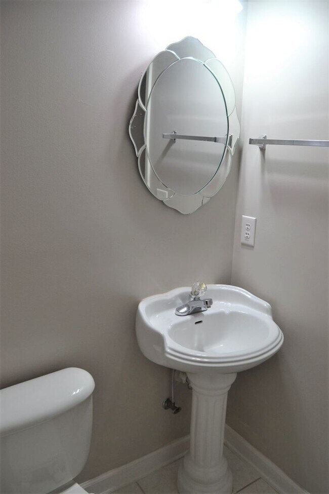 Building Photo - 351 Barnsley Dr