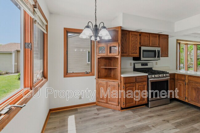 Building Photo - 3304 Halifax Dr