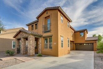 Building Photo - 869 E Doral Ct