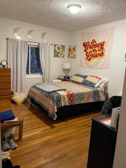 Building Photo - 42 Orchard Rd