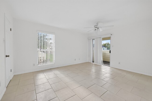 Building Photo - 14555 Wunderlich Dr