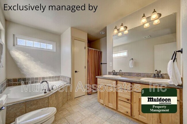 Building Photo - 1470 E Purcell Blvd