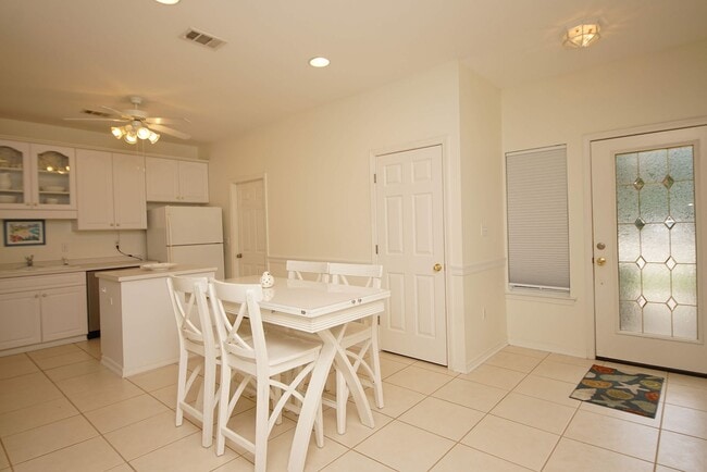 Building Photo - Townhome in Bluewater Bay