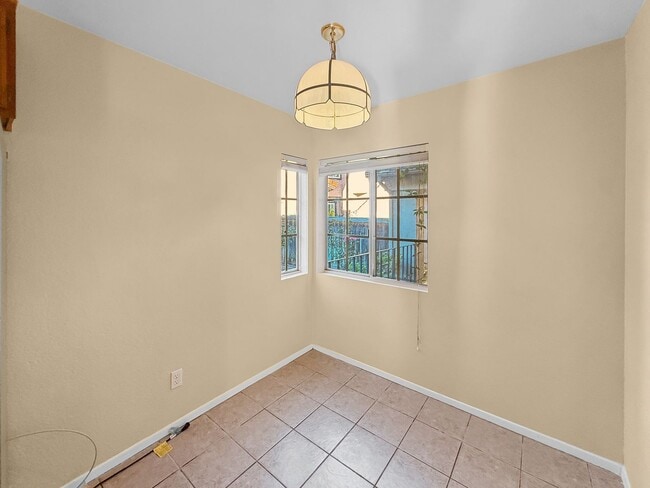 Building Photo - Beautiful 4BR/2.5BA Home Featuring a Large...