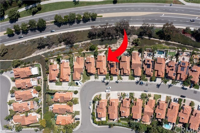 Building Photo - 24 Amarante