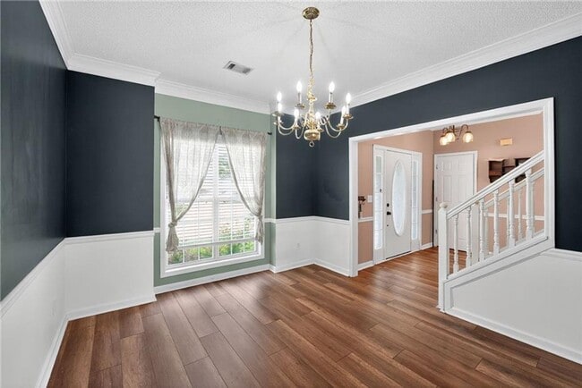 Building Photo - Spacious 5BR Home with Bonus Room & Private Backyard in Stockbridge