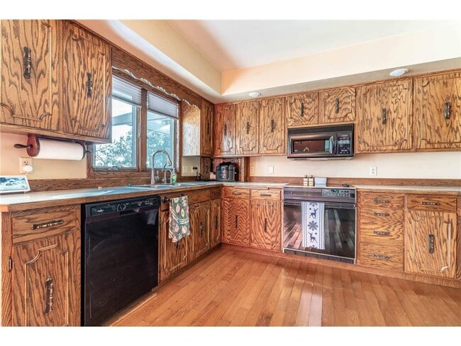 Building Photo - 17796 Cedar Park Loop