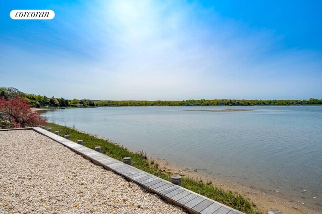 Building Photo - 248 Towd Point Rd