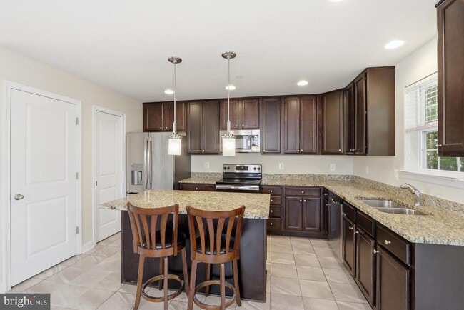 Building Photo - 410 Thelma Rd