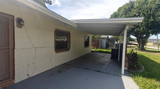 Building Photo - 6918 Ravenna Ave