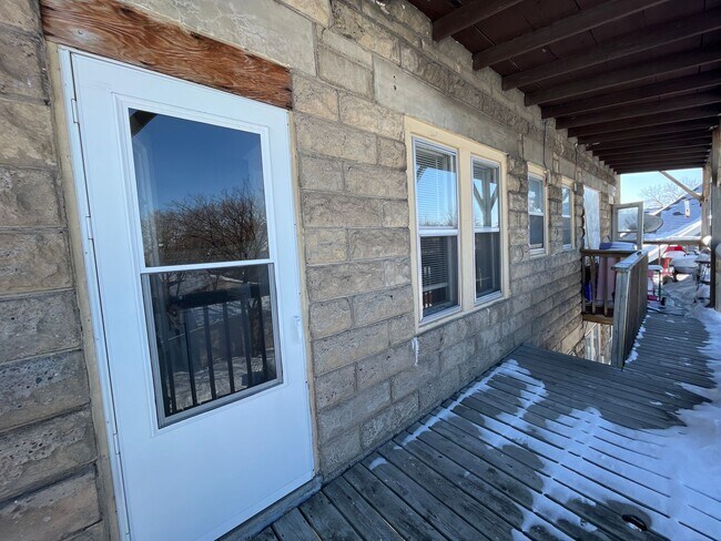 Building Photo - 469 Herschel St