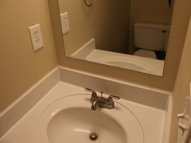 Building Photo - 1100 Lavender Ln