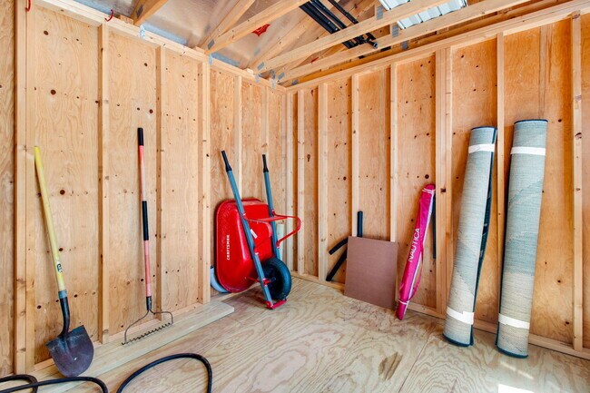 Building Photo - 396 Peachtree Cir