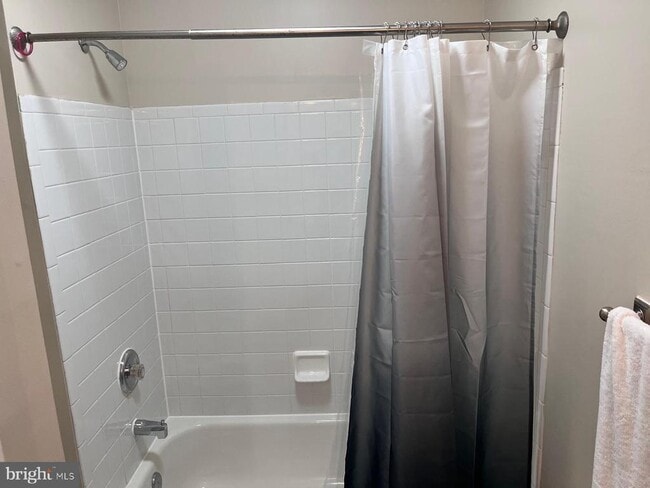 Building Photo - 8 Trout Lily Ct