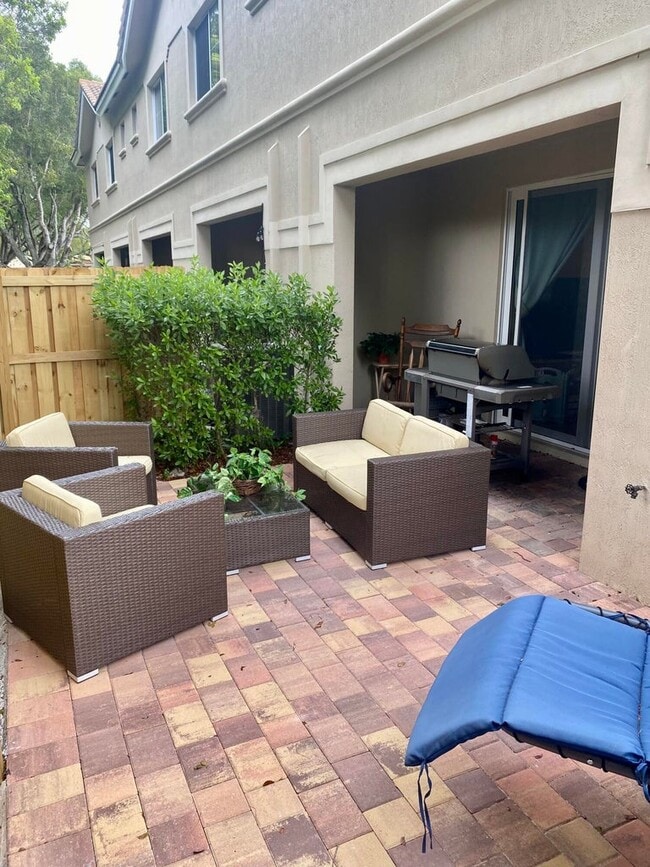 Building Photo - 2622 Webb Ave