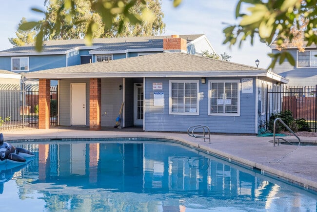 Building Photo - 2301 E University Dr