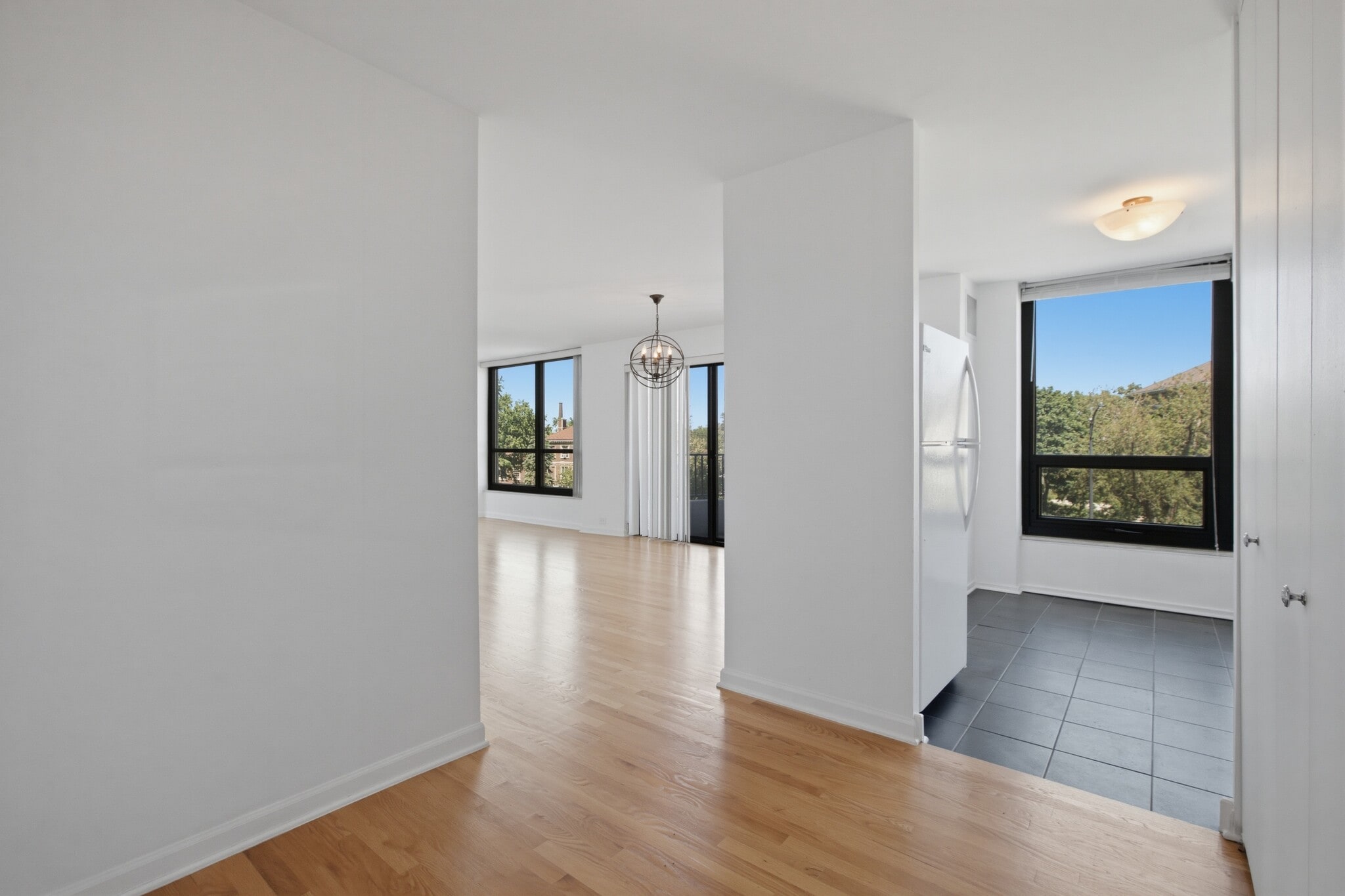 Building Photo - 2020 N Lincoln Park W