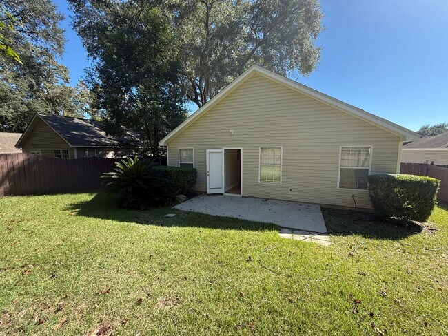 Building Photo - East Tallahassee Home In Weems Plantation