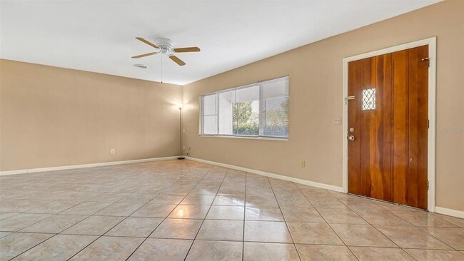 Building Photo - 1460 S Betty Ln