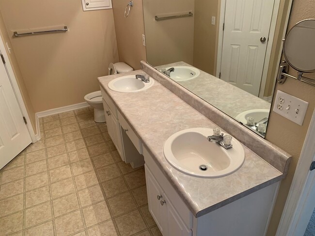 Building Photo - 2168 Lambourn Ct