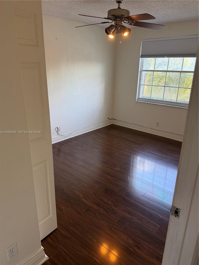 Building Photo - 1552 NW 135th Ave