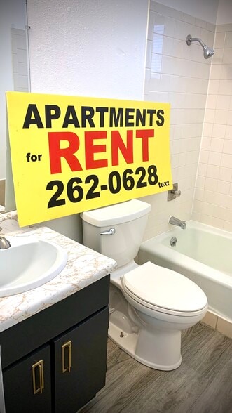 Building Photo - 961 E 23rd St