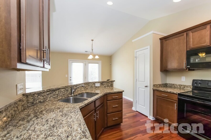 Building Photo - 15230 Oldcorn Ln