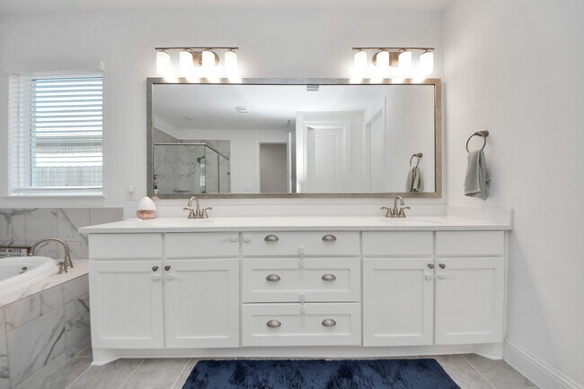 Building Photo - 10018 Knollwood Ln