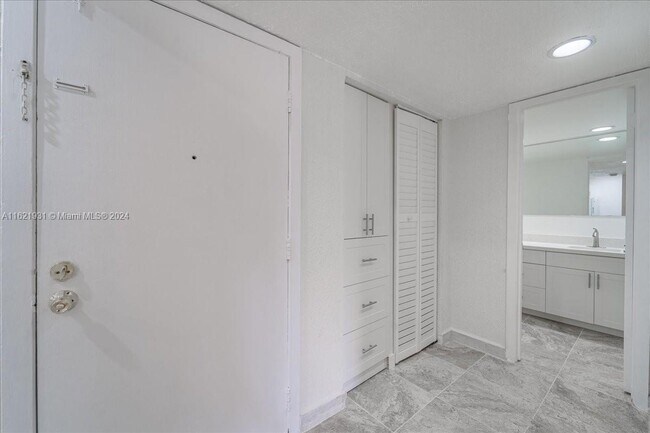 Building Photo - 10500 SW 108th Ave