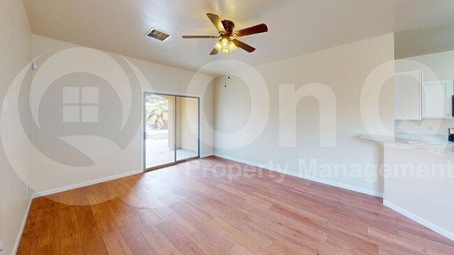 Building Photo - 11886 W Fontenelle Dr